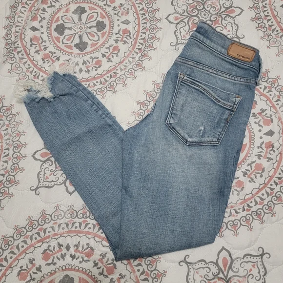 Express Stretch+ Performance Mid-Rise Ankle Legging Jeans - Picture 2 of 6